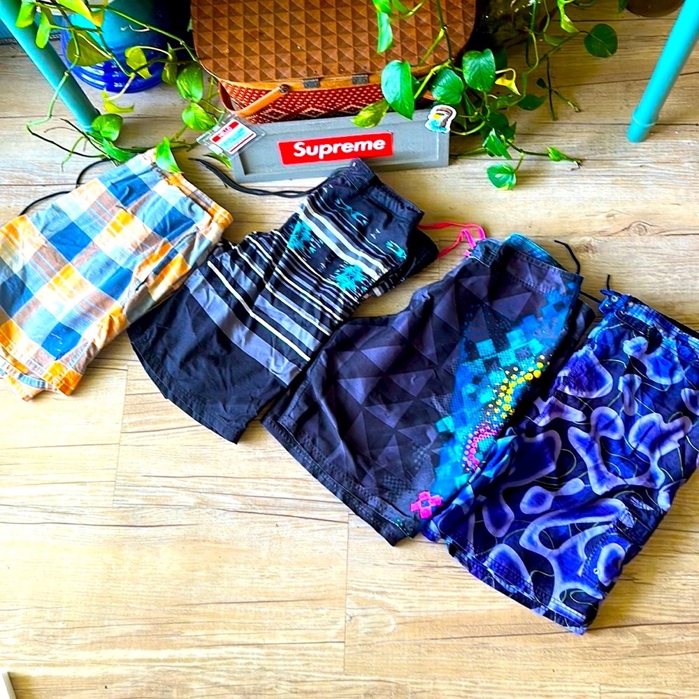 4 PACK OF SHORT’S | FIT’s THE SIZE HUMAN | wore for summer or 2 | OP | clean